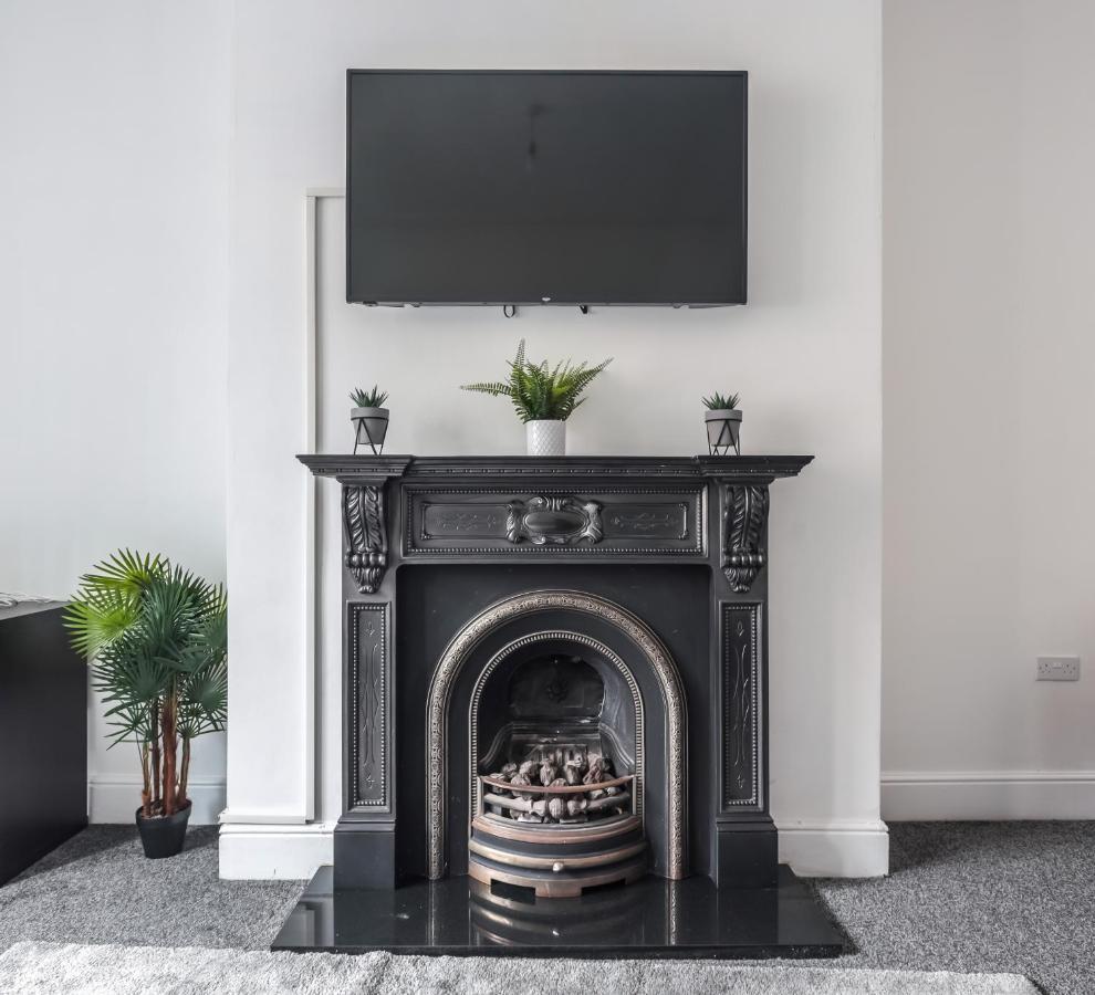Spacious 4 Bed House In Birmingham, Suitable For Contractors Exterior photo